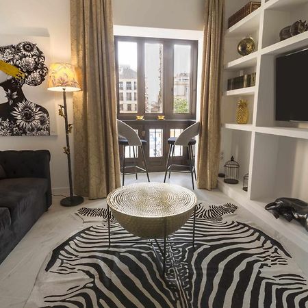 The Clock House Luxury Urban Suites Málaga Dış mekan fotoğraf