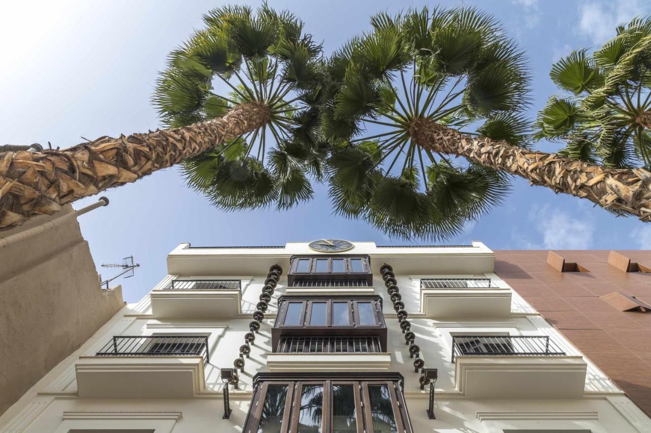 The Clock House Luxury Urban Suites Málaga Oda fotoğraf
