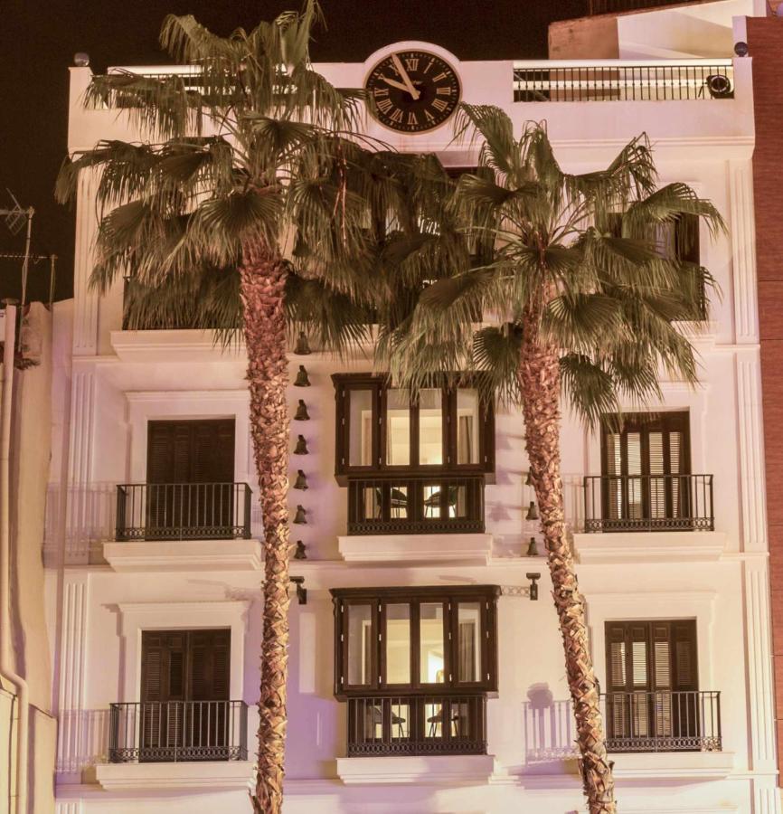 The Clock House Luxury Urban Suites Málaga Oda fotoğraf
