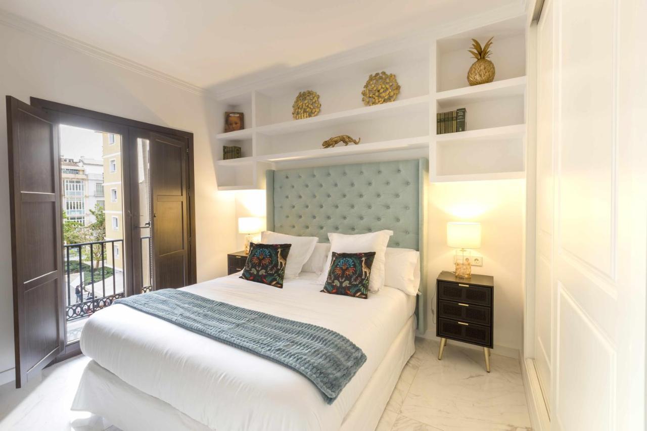 The Clock House Luxury Urban Suites Málaga Oda fotoğraf