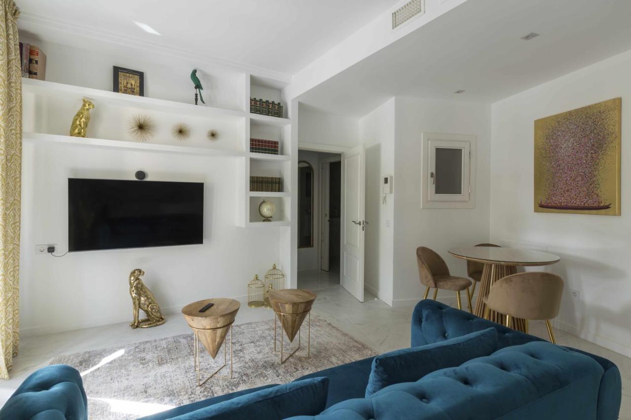The Clock House Luxury Urban Suites Málaga Oda fotoğraf