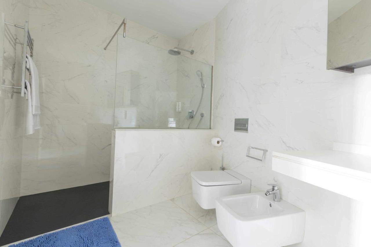 The Clock House Luxury Urban Suites Málaga Oda fotoğraf