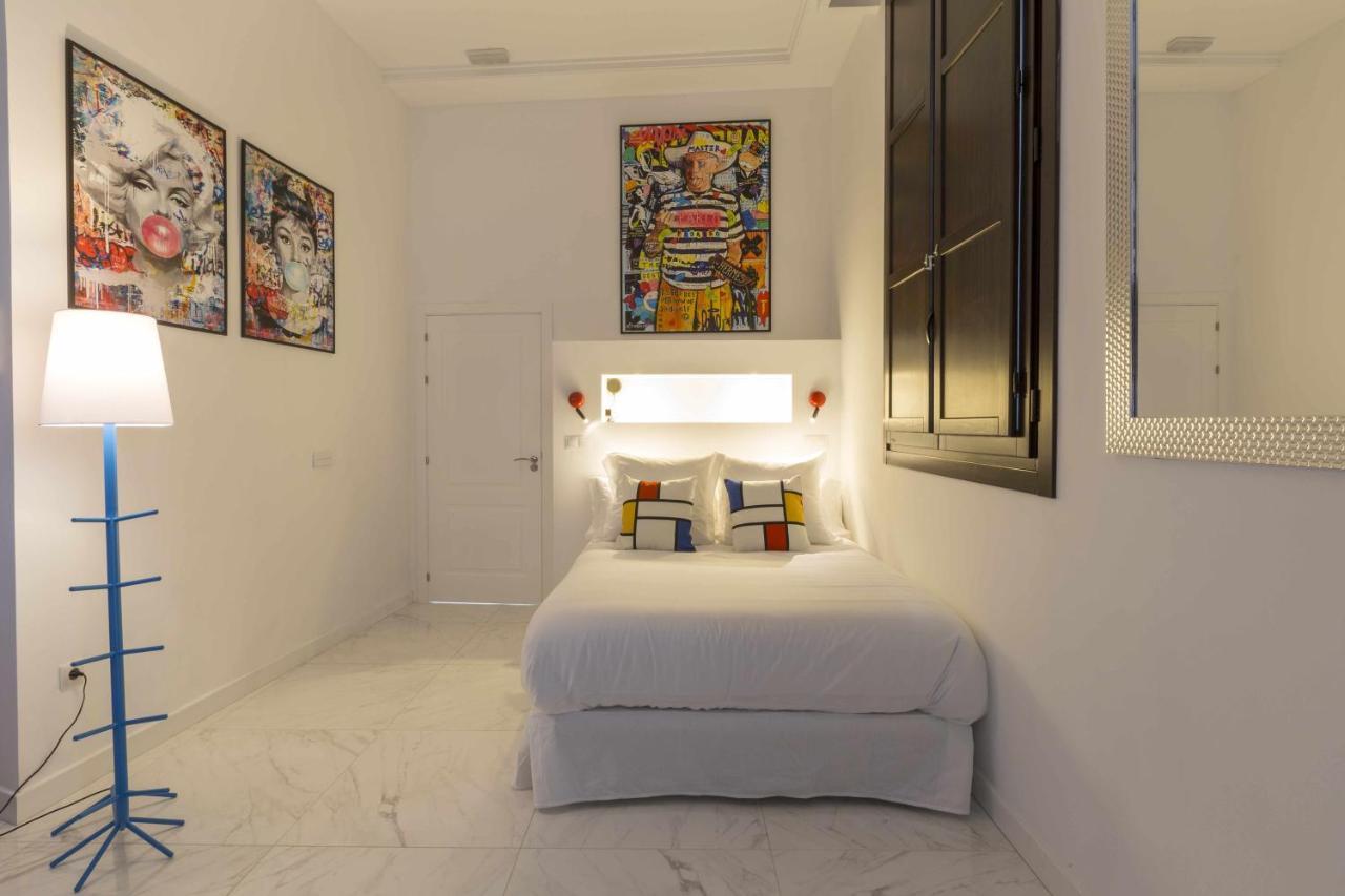 The Clock House Luxury Urban Suites Málaga Dış mekan fotoğraf