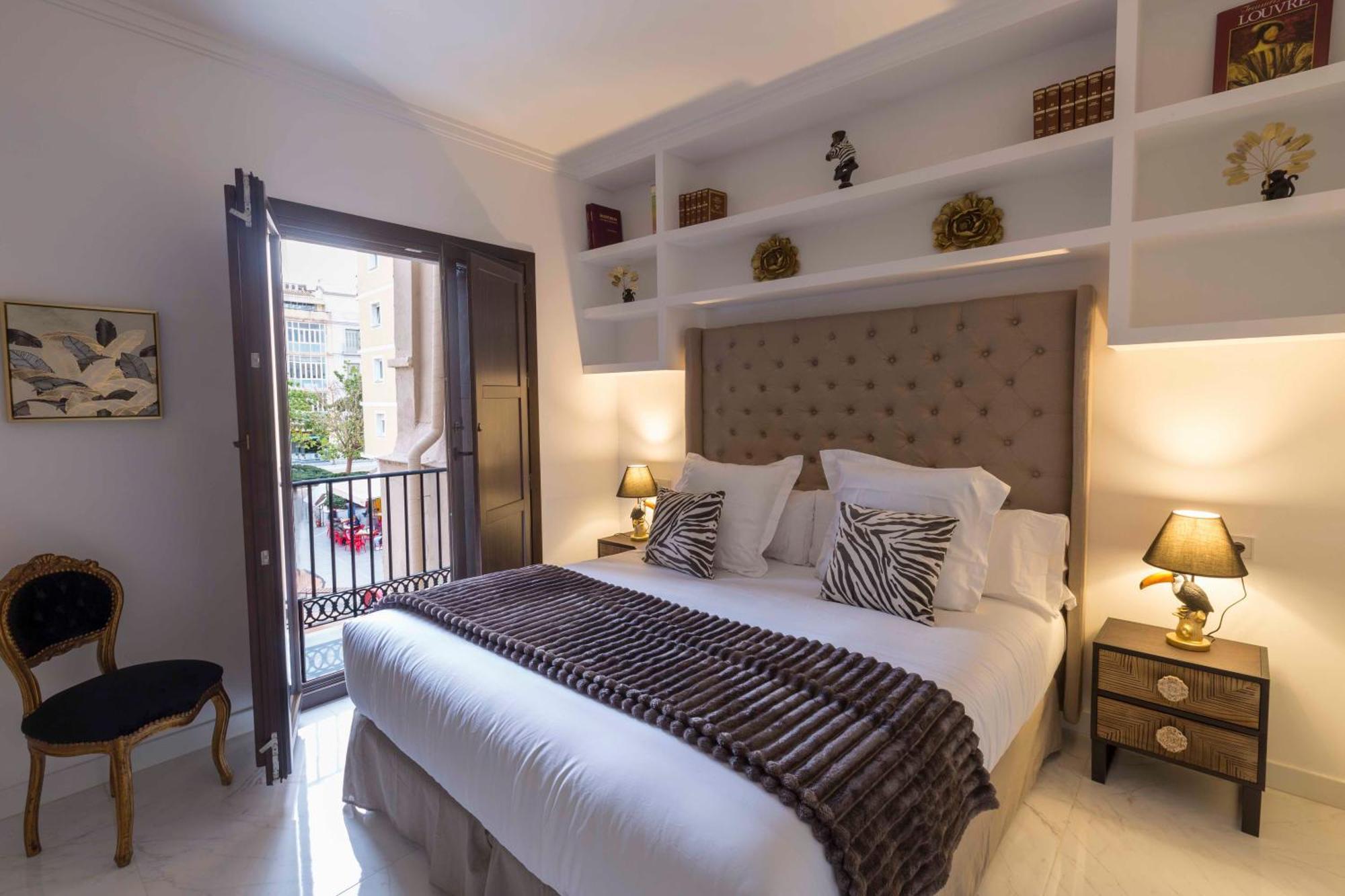 The Clock House Luxury Urban Suites Málaga Dış mekan fotoğraf
